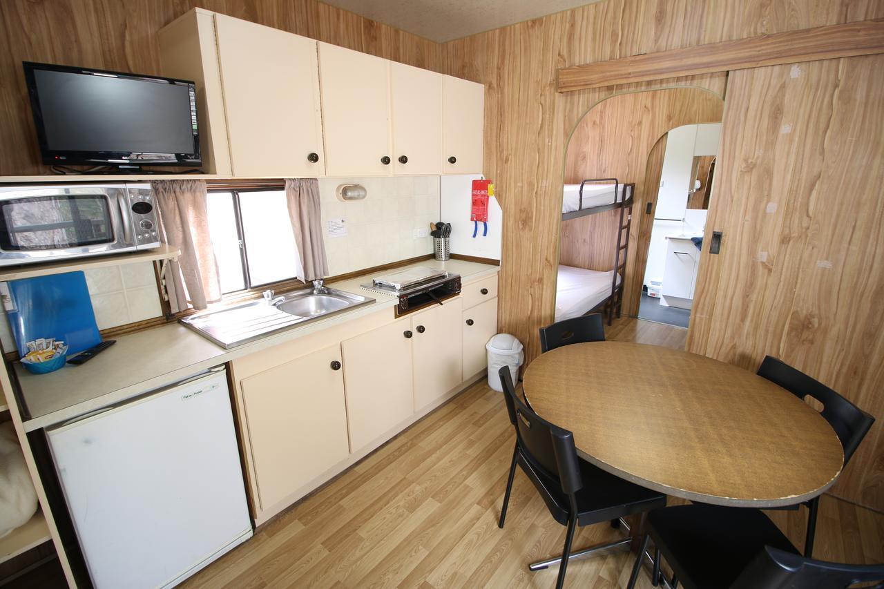Adelaide Brownhill Creek Tourist Park Hotel Room photo